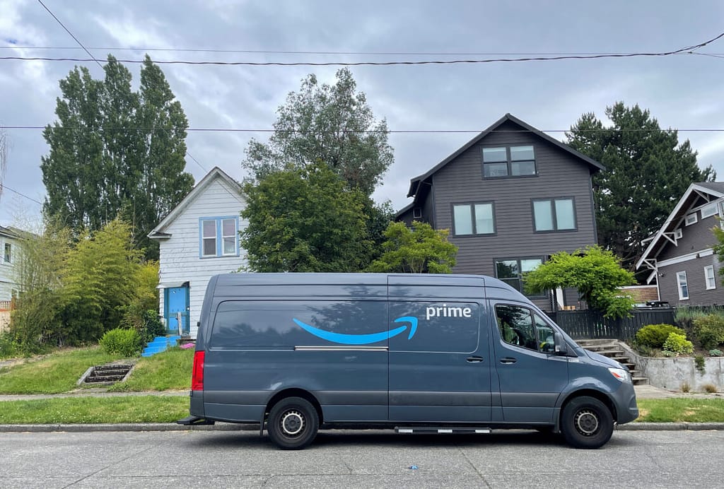 Seattle Metro Residents Near Amazon Delivery Stations Face More Pollution but Order Fewer Packages